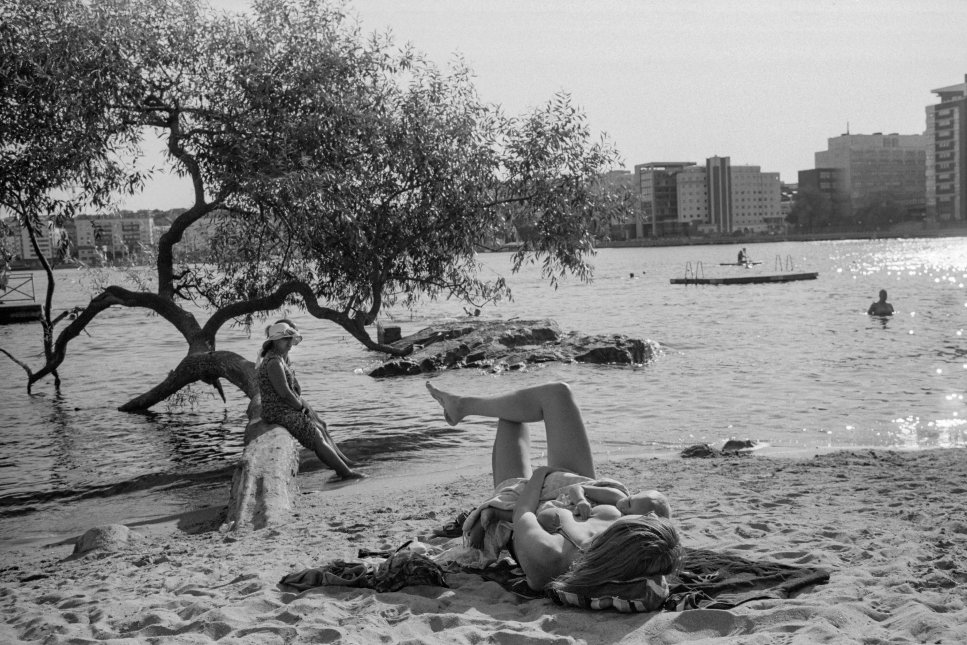 la tétée sur la plage de tanto | Stockholm